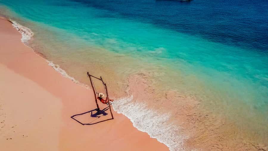 Lombok: Pink Beach and Southeast Gili Islands Tour - Highlights That Make It Special