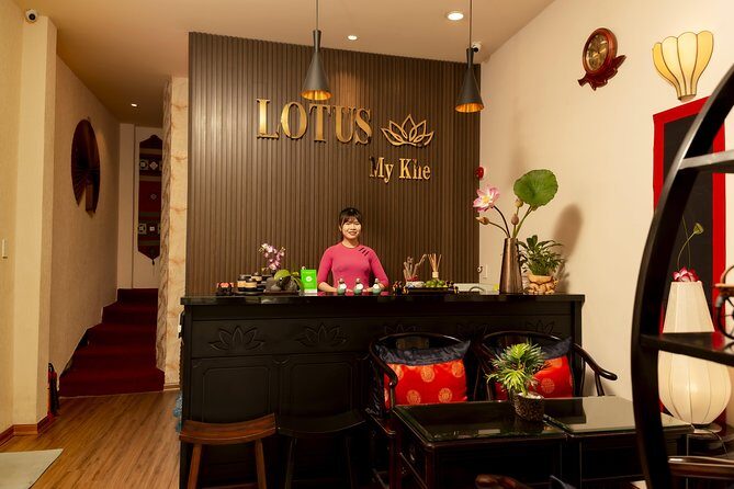 Lotus Signature Massage 80 mins ( Thai & Vietnamese Traditional Massage ) - What to Expect During Your Visit