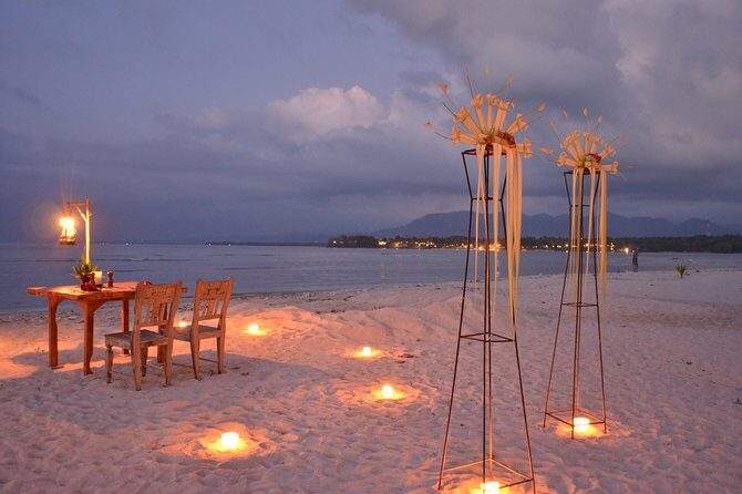 Love and Legends: The Ultimate Romantic Dinner on the beach - A Closer Look at the Reviews and What They Reveal