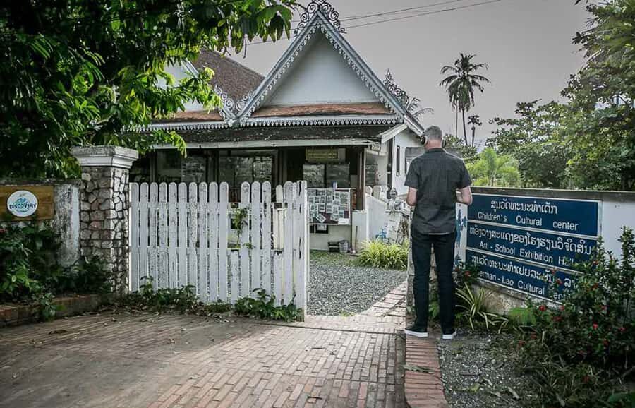 Luang Prabang:1 Hour Heritage Tour,snacks,drinks,pick-up - A Practical Guide to the Luang Prabang Heritage Tour