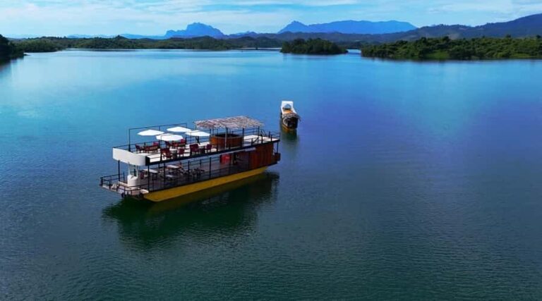 Lunch cruise on Vang Vieng Lake - Who Will Love This Tour?