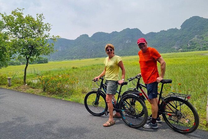 Luxury Private Tour From Hanoi: Local Family, Tam Coc & Hoa Lu - Who Should Consider This Tour?