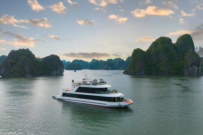 Luxury Sunset Tour: Kayaking and swimming to admire Lan Ha Bay - In-Depth Look at the Itinerary