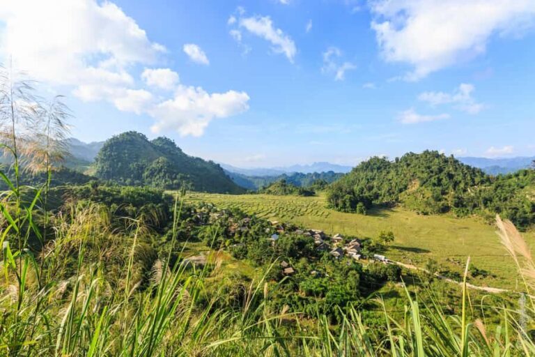 Mai Chau: Valley Walk Tour with Local Villages - What to Expect During the Walk