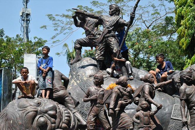 Malang local life kampong walking tour - city highlights in between // 4 - 6 hrs - Who Will Love This Tour?