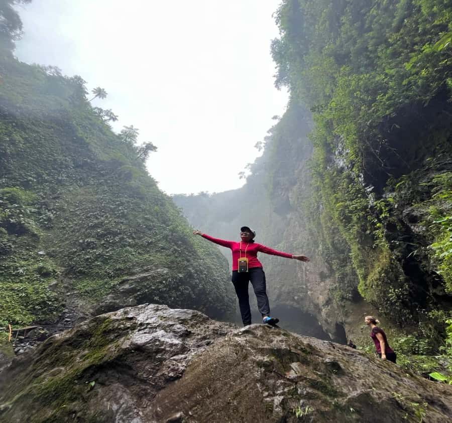 Malang: Tumpak Sewu Waterfall & Goa Tetes Guided Tour - Practical Details and Tips