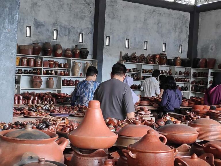 Mataram City Tour with Narmada Park & Lingsar Temple - Transportation, Time, and Group Size