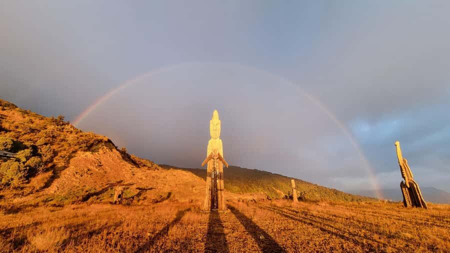 Maunga Hikurangi Sunrise Tour - Te Urunga-Tu Sunrise Tour - The Sacred Carvings: Nine Mori Pou