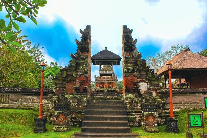 Mengwi Temple, Monkey Forest, Tanah Lot & Royal Balinese Dinner - Why This Tour Offers Good Value