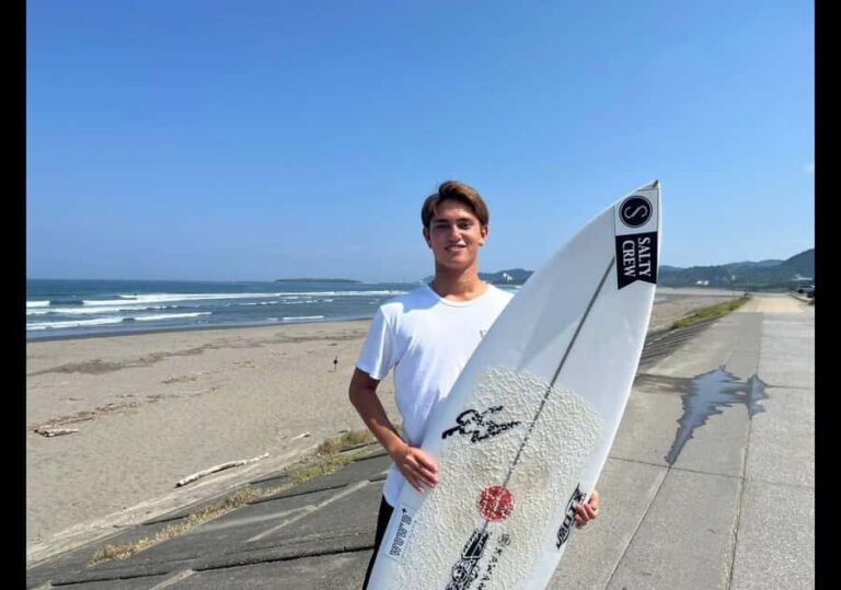 Miyazaki: Surfing Lesson with Equipment Rental Service - An In-Depth Look at the Miyazaki Surfing Experience