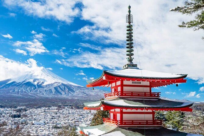 Mt. Fuji Day Trip: Oshino Hakkai, Lake Kawaguchi & Ladder Town - Transportation and Duration