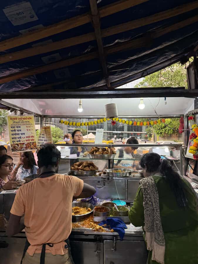 Mumbai Street Food and Night Tour: Lights, Flavor, Action! - Exploring the Itinerary