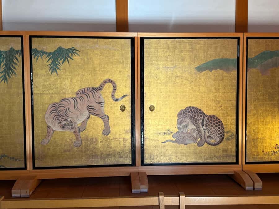 Nagoya: Private Day Tour to Toyota Museum, Castle & Shrines - How the Day Flows and What You’ll Experience