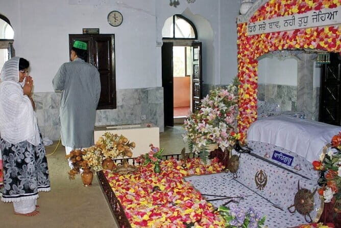 Nankana Sahib Gurdwara One Day Guided Tour - An Overview of the Tour Experience