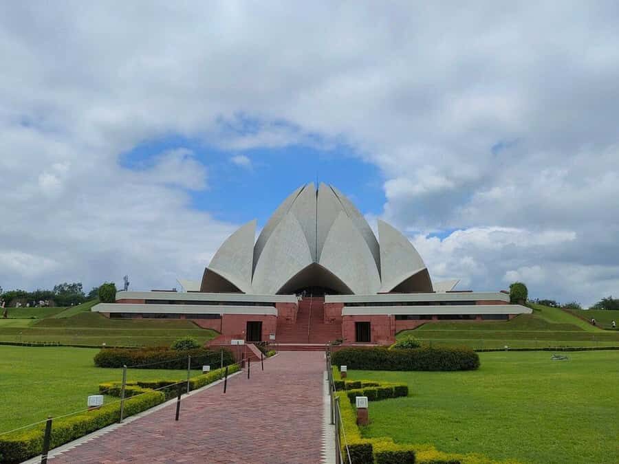 New Delhi: Lotus Temple Guided Tour with Hotel Pickup - What to Expect from the Tour