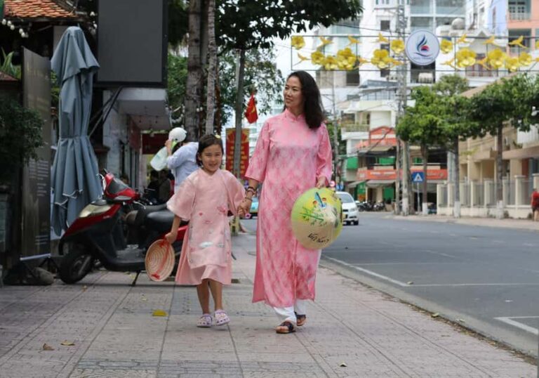 Nha Trang: Ao Dai Walking Tour with Local Guide - Key Points