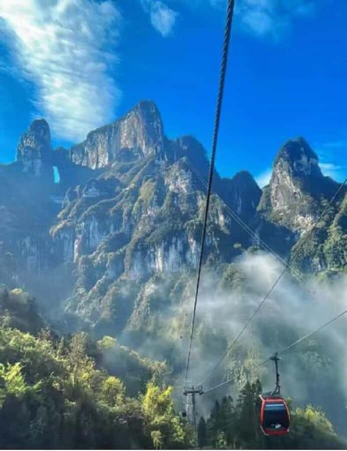 Night Tour to Tianmen Mountain :Skywalk & City Lights - An In-Depth Look at the Night Tour to Tianmen Mountain