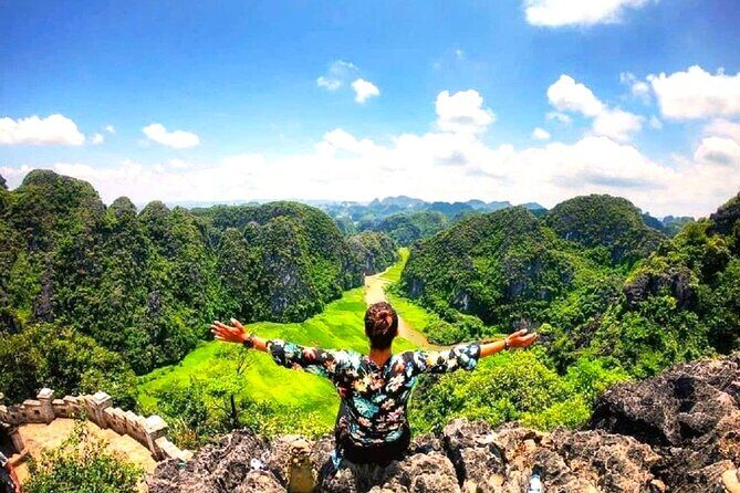 Ninh Binh and Mai Chau Complex Pu Luong 3 DayTours from Ha Noi - A Deep Dive into the 3-Day Adventure