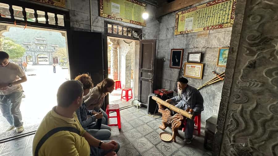 Ninh Binh: Tam Coc, Thai Vi, Bich Dong, Mua Cave Day Trip - Visiting Thái Vi Temple