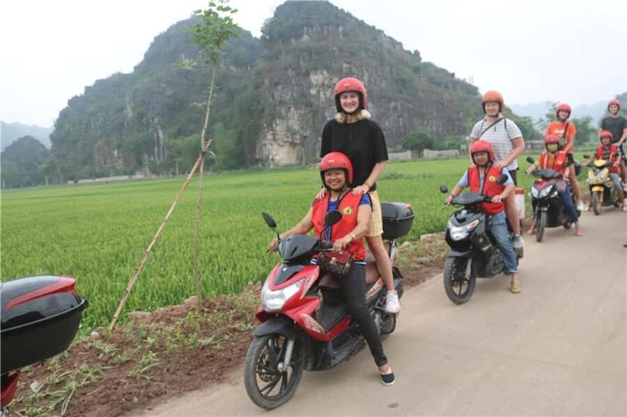 Ninh Binh: Thung Nham Cruise, Mua Cave Sunset & Hoa Lu Walk - What Sets This Tour Apart?