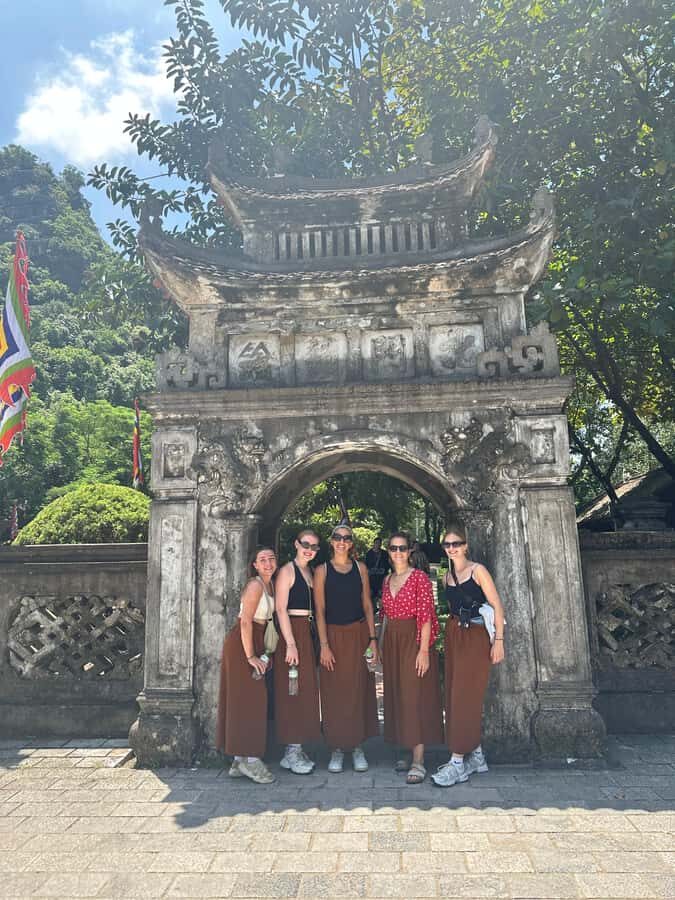 Ninh binh: Trang An, Bai Dinh Pagoda and Hang Mua Day Trip - Practical Details and What to Expect