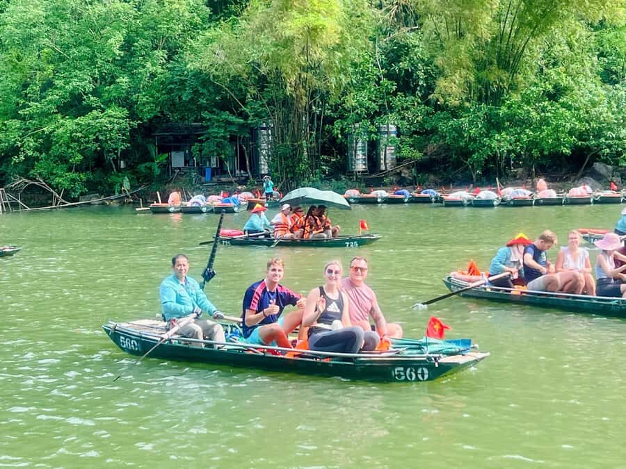 Ninh Binh: Trang An Boat Ride, Bai Dinh, Hoa Lu, Mua Cave - Exploring Ninh Binh in One Day: What to Expect