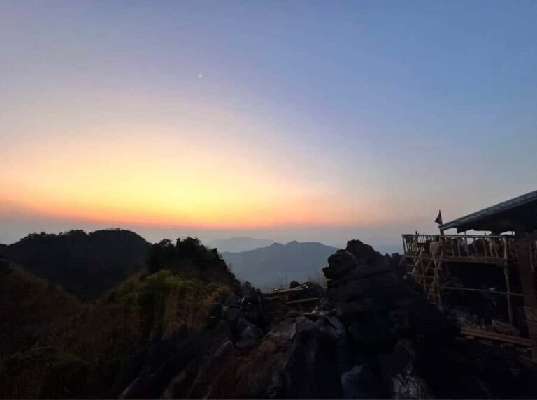 Nong khiaw: Trekking To Camping Above The Clouds - What Makes This Experience Stand Out?