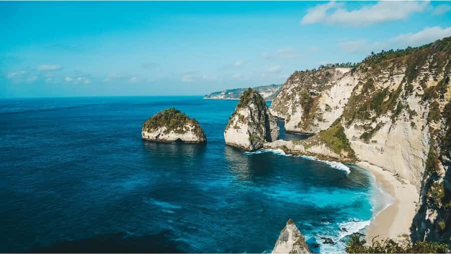 Nusa Penida: West and East Full-Day Tour with Guide - Overview of the Experience