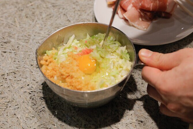 Okonomiyaki making experience~Japanese popular food - Tour Breakdown: From Meeting to Meal