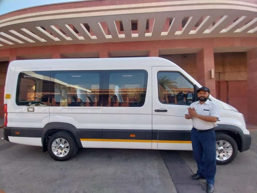 Old and New Delhi Group City Tour with Guide and Transfers - Who Should Consider This Tour?