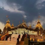 Old Delhi Private Sightseeing Tour with Akshardham Temple - Walking through Chandni Chowk