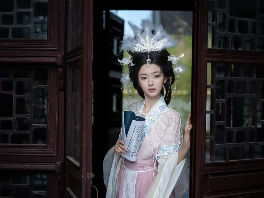 Old Shanghai: Hanfu Photoshoot Walking Tour Experience - What To Expect: Step-by-Step Experience
