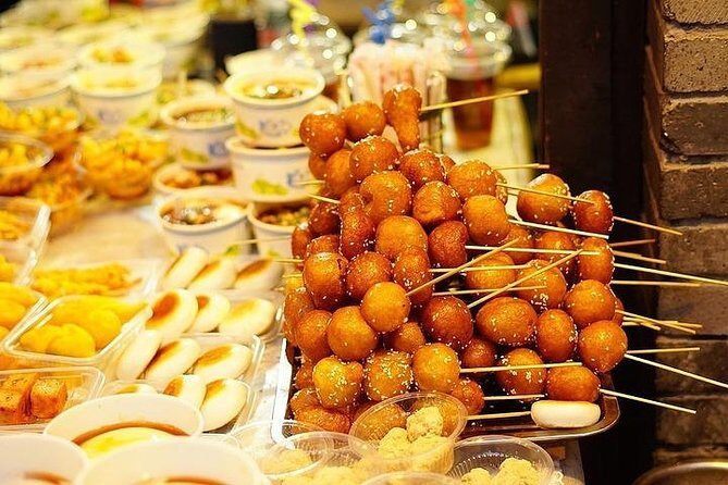 One Day Trip to Chengdu Panda Base & Hanglongxi Ancient Town - Why This Tour Offers Excellent Value