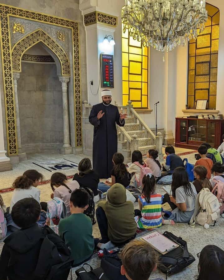 Osaka Muslim-Friendly City Highlights Tour with Lunch - Detailed Breakdown of the Itinerary