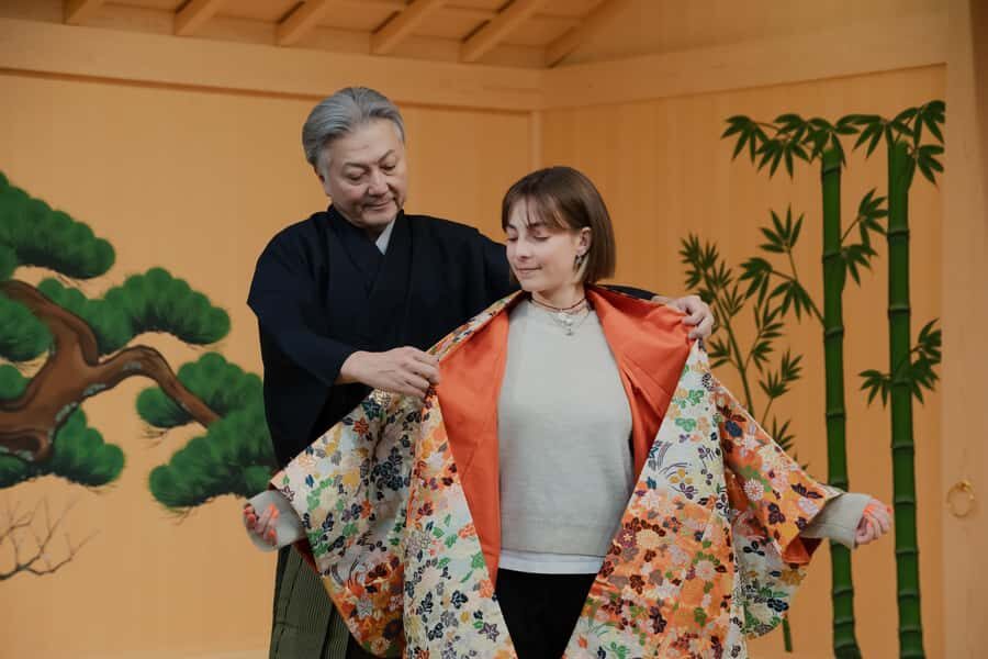 Osaka:Noh experience with a tradition bearer at a Nohtheater - An In-Depth Look at the Noh Experience in Osaka