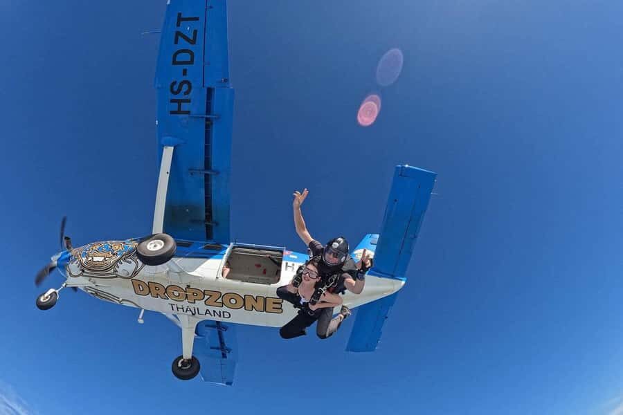 Pattaya: Dropzone Tandem Skydive with Return Transfer - What Sets This Tour Apart