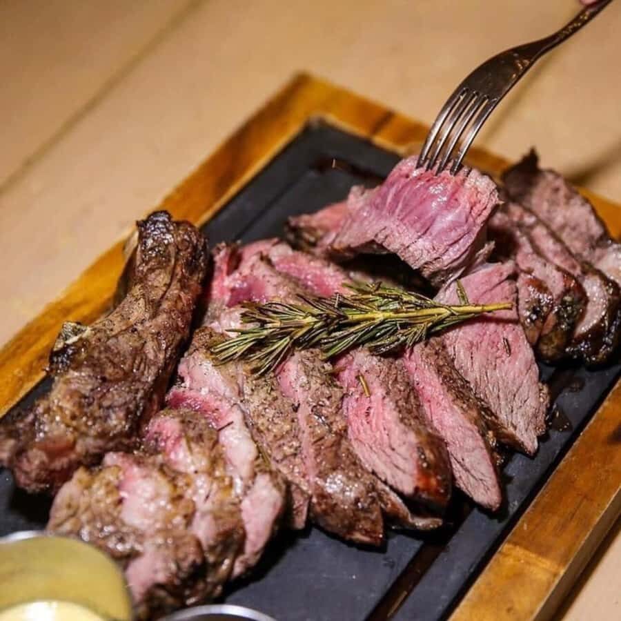 Pattaya: Pebbles Bar and Grill Restaurant F&B Packages - Setting and Location: A Seaside Escape