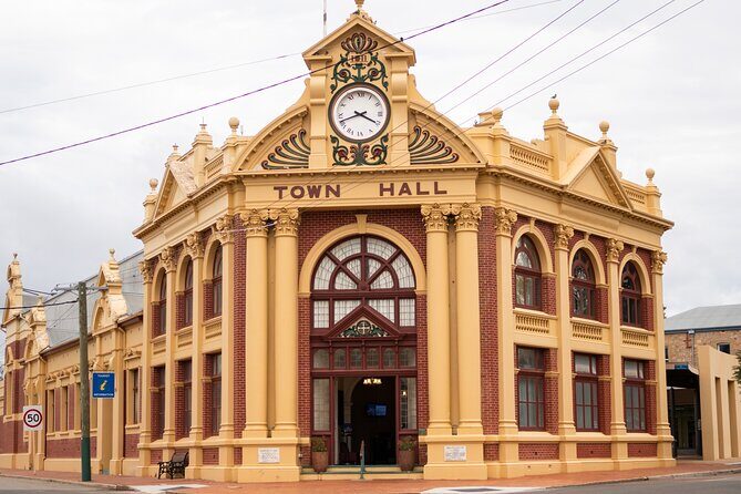Perth Wave Rock Day Trip Explore York Town and Wave Rock - Transport and Group Dynamics