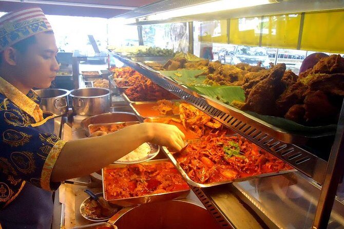 Petronas Twin Towers Admission with Private Pickup & Nasi Kandar - The Tour Breakdown