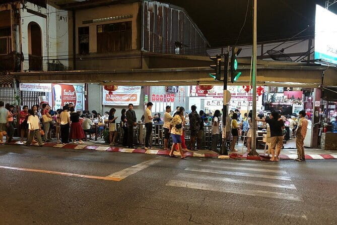 Phuket 10+ Tastings Food Tour & Charming Old Town - A Deeper Look at the Food Tour Experience