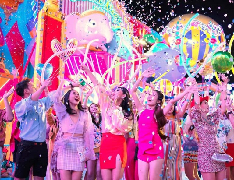 Phuket: Carnival Magic Show with Buffet Dinner - What Makes This Tour Stand Out