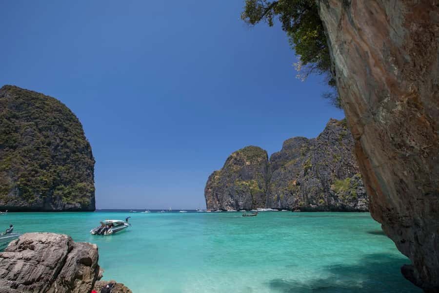Phuket: Full Day Early Bird to Phi Phi Island & German Guide - Transportation and Group Dynamics