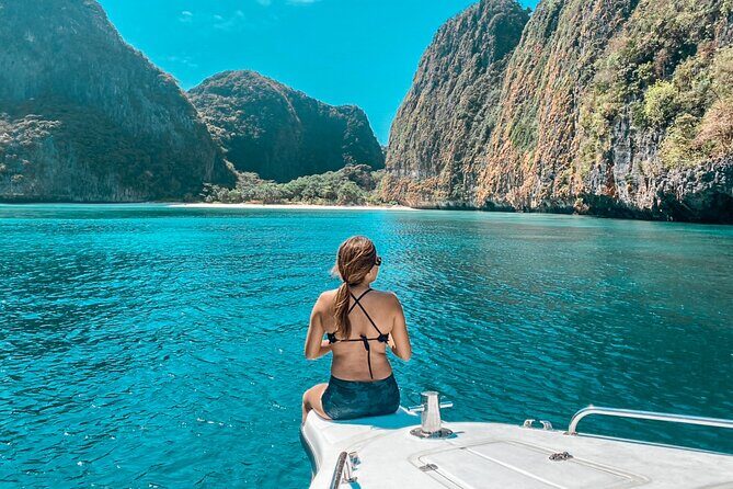 Phuket: Phi Phi and Bamboo Islands Day Trip with Buffet Lunch - Visiting the Iconic Maya Bay