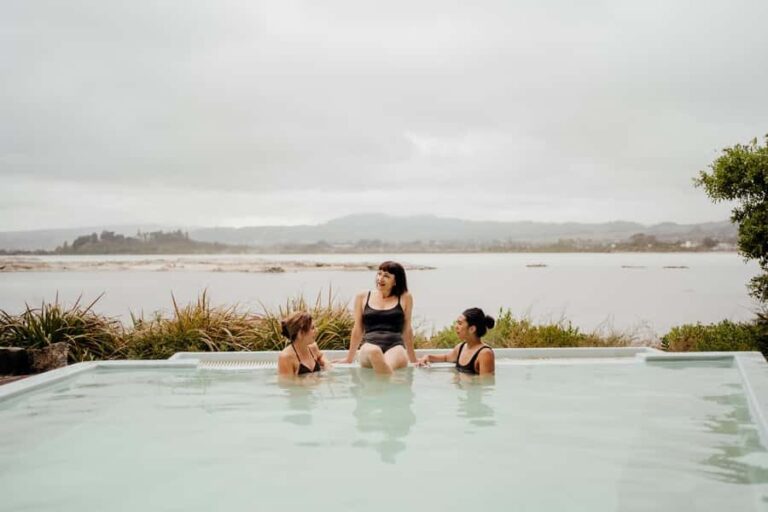 Polynesian Spa Rotorua: Deluxe Lake Spa Hot Spring Bathing - The Experience in Detail