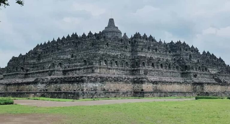 Prambanan Guided Tour & Borobudur Climb with the Tickets - Visiting Borobudur: The Largest Buddhist Temple