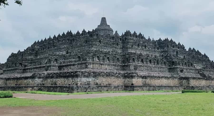 Prambanan Guided Tour & Borobudur Climb with the Tickets - Visiting Borobudur: The Largest Buddhist Temple
