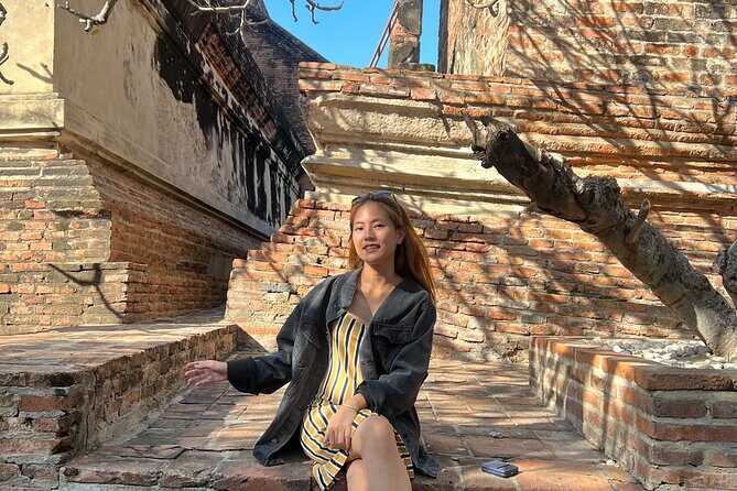 Private Ayutthaya Famous Temples Tour From Bangkok - Exploring Wat Mahathat