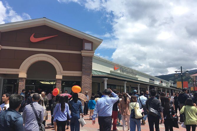 Private Car Mt Fuji and Gotemba Outlet in One Day from Tokyo - FAQs