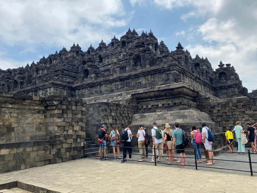 Private car Sunrise Setumbu Hill Borobudur & Prambanan - A Closer Look at the Experience