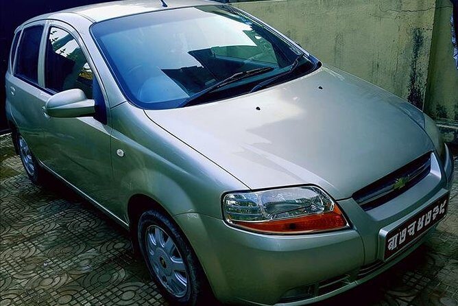 Private car transfer from Kathmandu Airport to hotels in Kathmandu